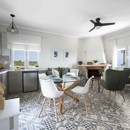 East Penthouse - Horizon Edge Retreat *