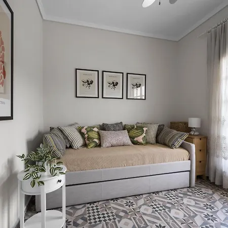 East Penthouse - Horizon Edge Retreat * Агия-Параскеви